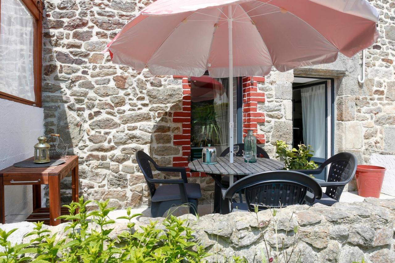 La Quinardais - Charmante Maison Avec Terrasse Saint-Samson-sur-Rance Exterior photo