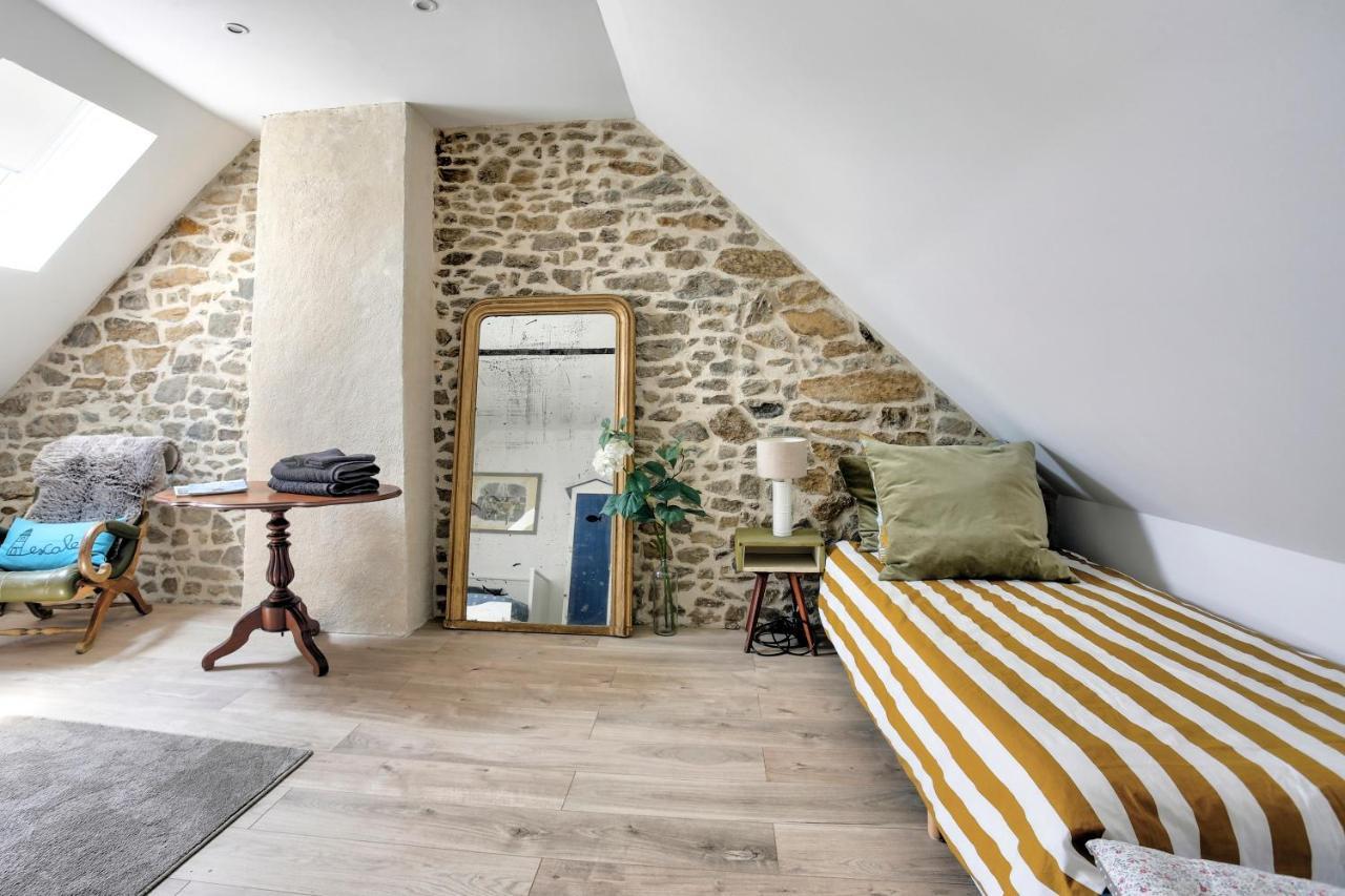 La Quinardais - Charmante Maison Avec Terrasse Saint-Samson-sur-Rance Exterior photo